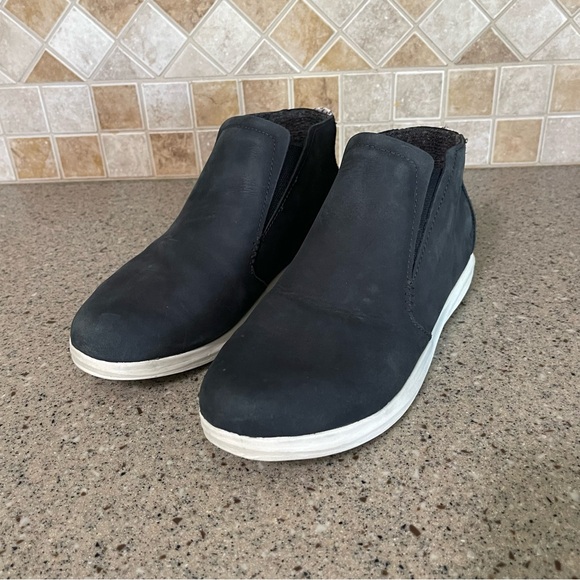 Olukai Hawai'iloa Manu Hope Womens Black Waterproof Leather Booties Size 9 - Picture 1 of 10